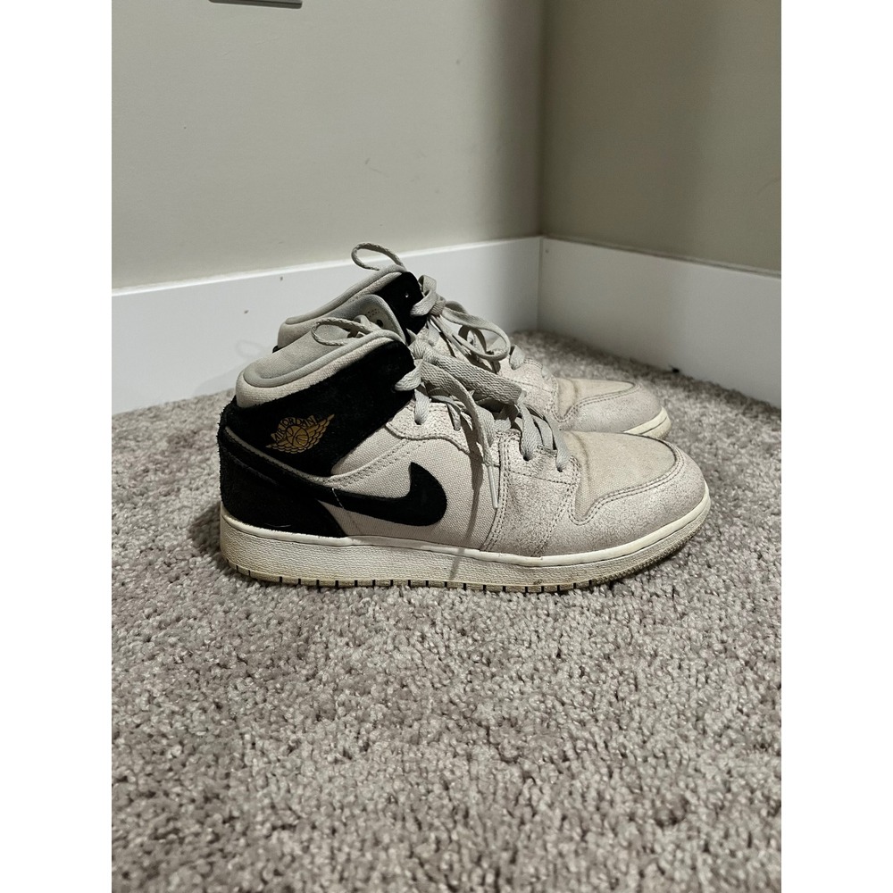 Jordan 1 Mid Kids Light Bone Black Metallic Gold 554725-023 Size 6Y